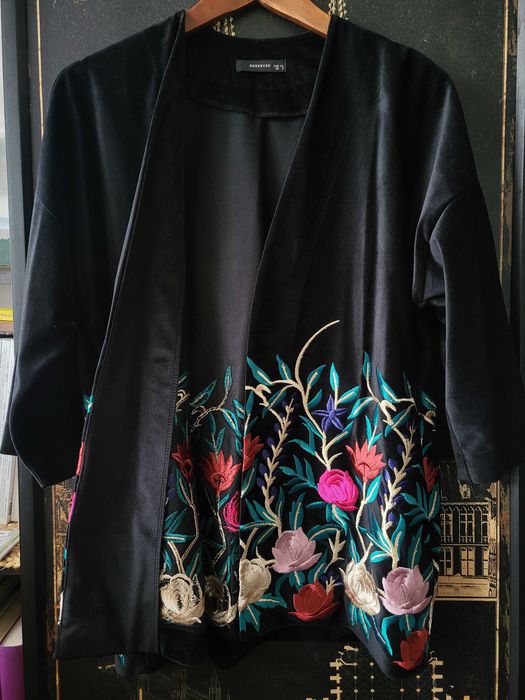 Kimono atłasowe z haftem