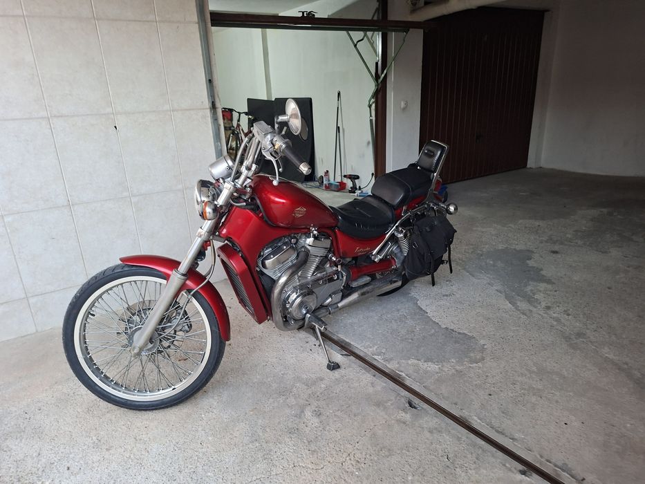 Suzuki Intrunder vs 800