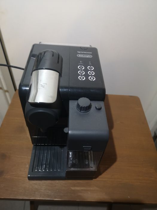 Expres do kawy DeLonghi, na kapsułki +kapsułki