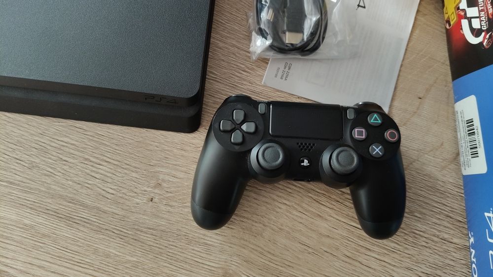 Prawie Nowa Konsola Sony PlayStation 4 Slim PS4 1TB Pamięci Oryginalny Komplet !