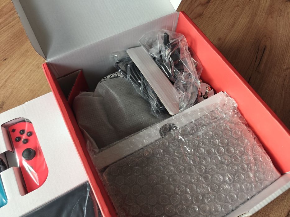 NOWA Nintendo Switch OLED przerobiona CFW PICOFLY + karta 256gb ZESTAW