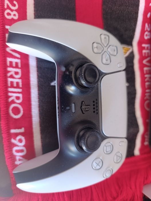 Vendo TV plasma e PS5, comandos  jogos