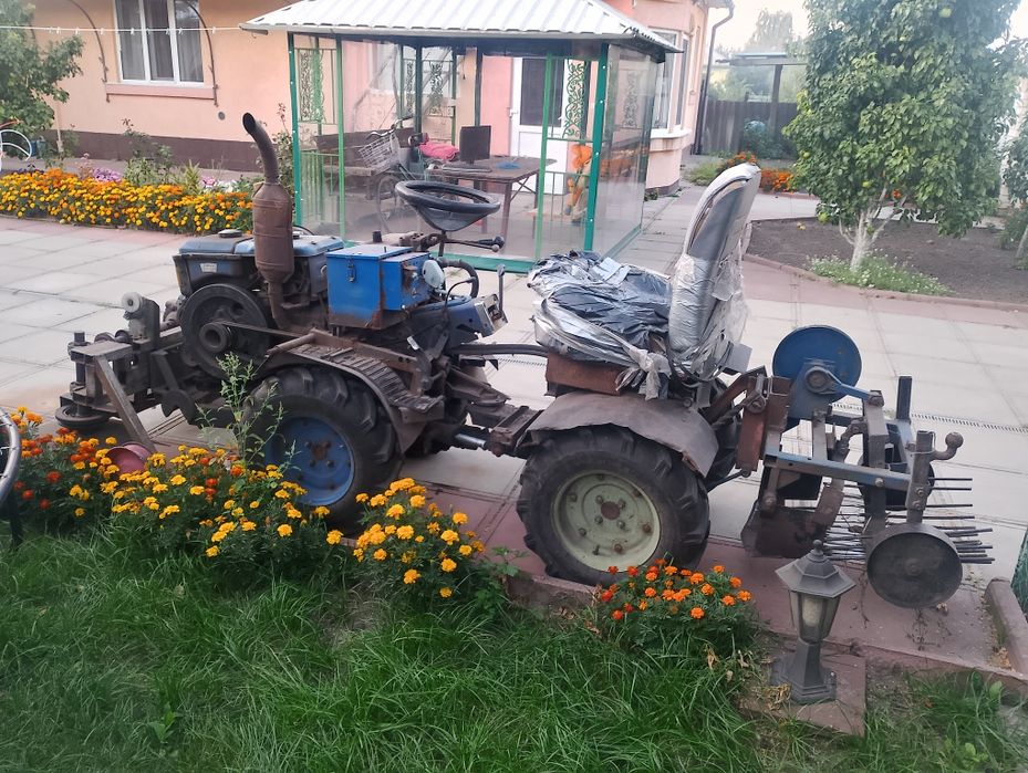 Міні трактор з гідравлікою