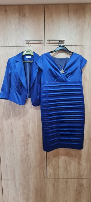 Garsonka z żakietem