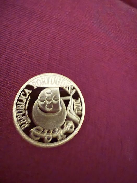 Medalha ouro 500 anos Camões