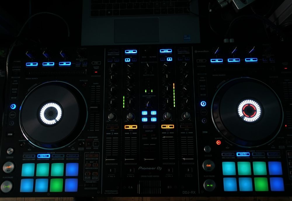 Pioneer DDJ-RX w stanie idealnym