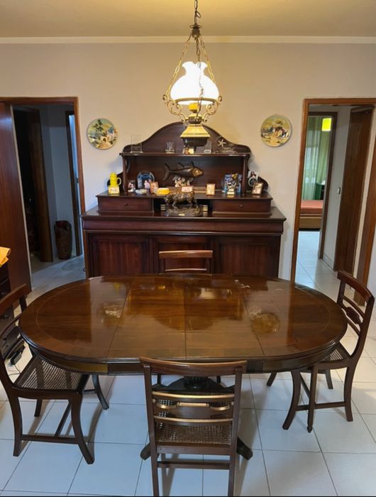 Mesa extensível em madeira maciça de cerejeira + 4 cadeiras