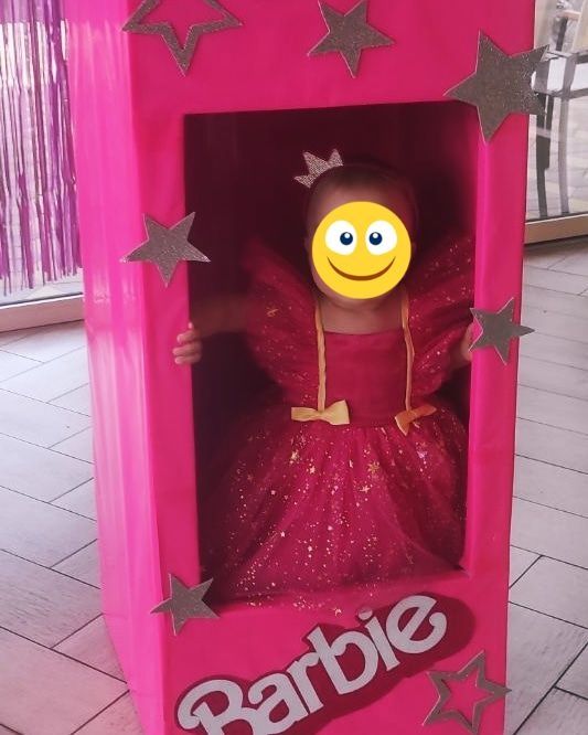 Фотозона коробка Barbie