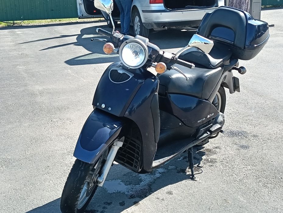 Апрілія 200 кубов Honda sh скутер