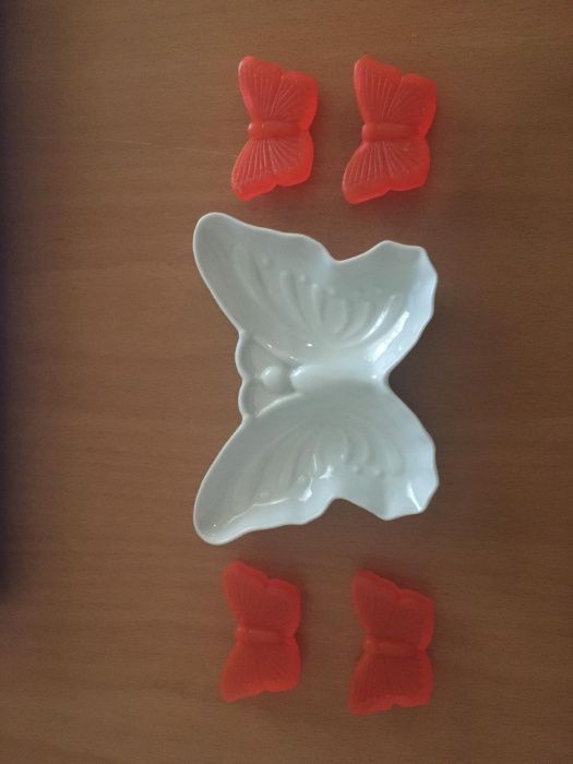 Conjunto AVON de Saboneteira e Sabonetes Borboleta- NOVO