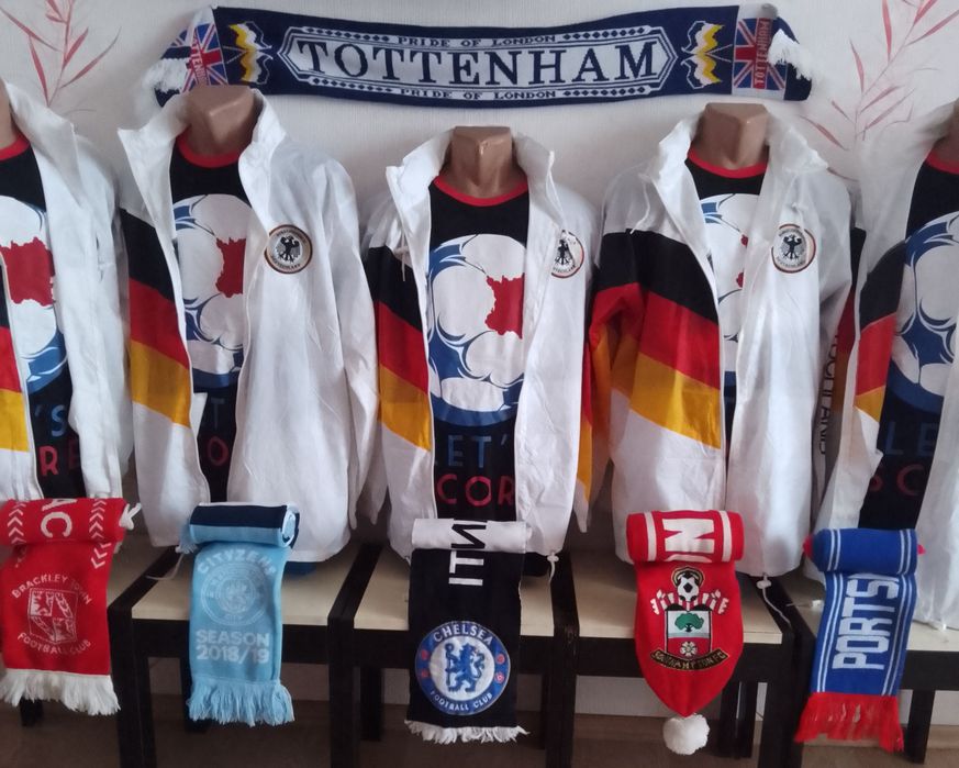 Футбольна форма і гетри