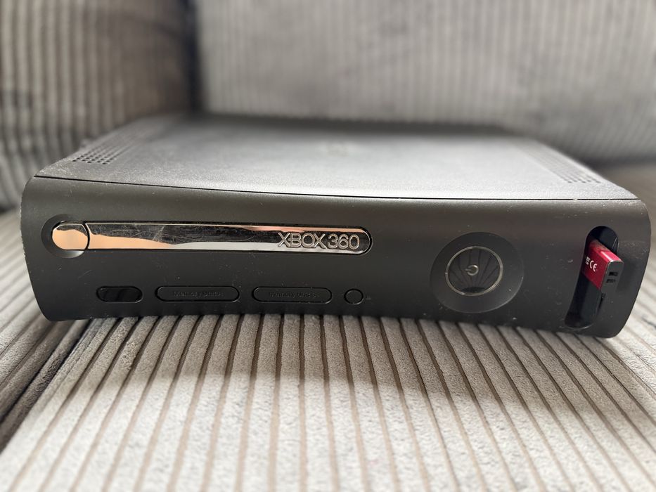 Xbox 360 + kinect 120 GB  aurora jak RGH