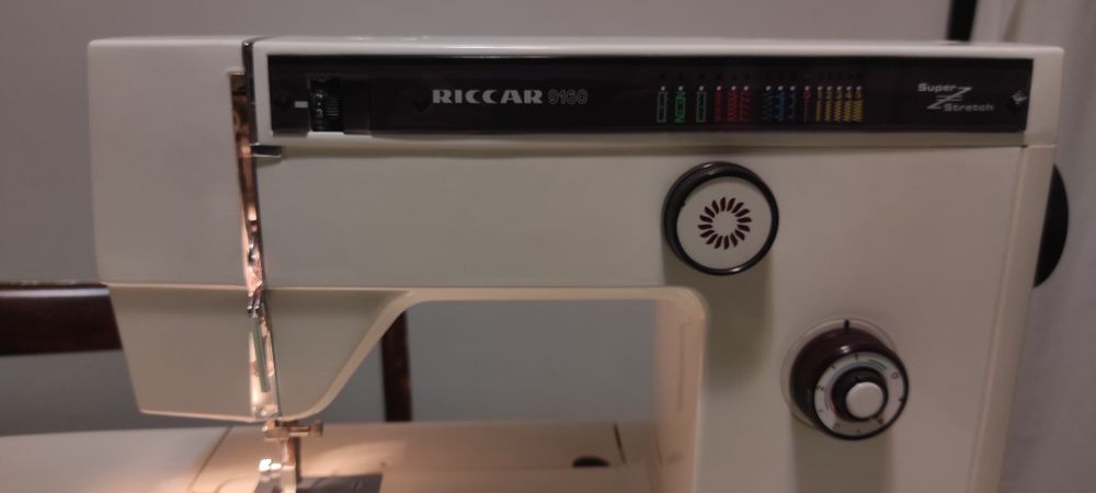Maszyna do szycia Riccar 9160