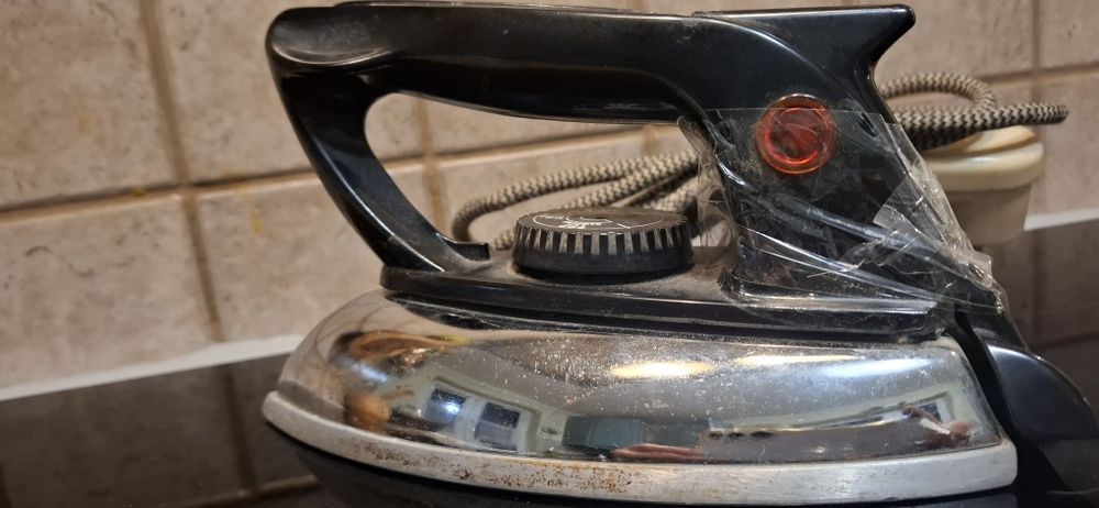 Stare sprawne dzialajace zelazko PRL