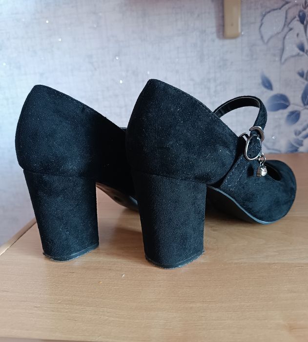 Туфлі  Розпродаж