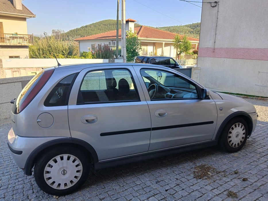 Vendo Opel Corsa 1.3 CDTI gazoleo económico / inspeçao OK /