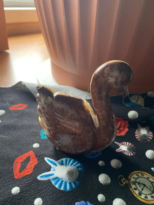 Фігурка лебедя продам