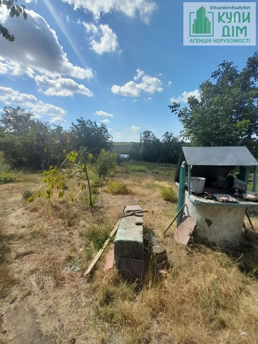 Продам будинок в на березі озера. с. Зелене Можна придбати за сертифікатом.