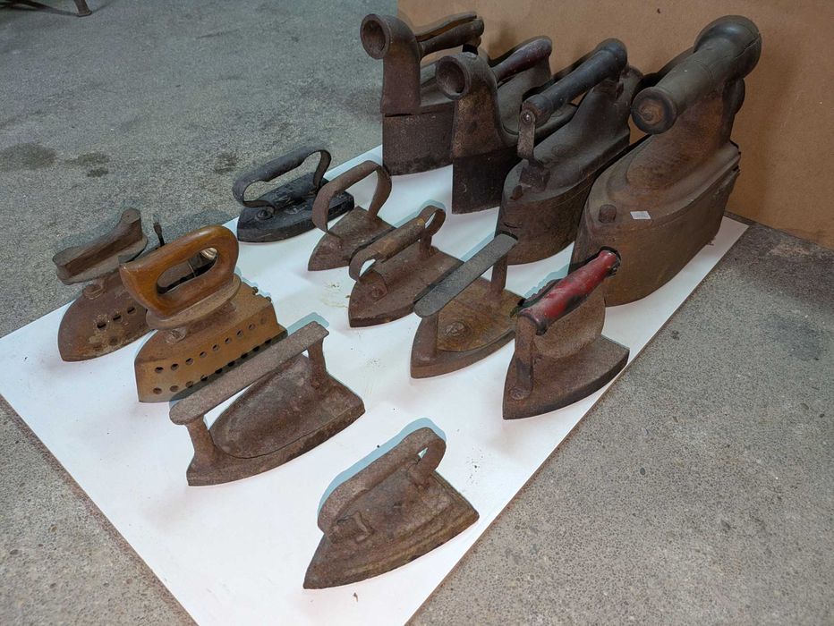 Ferros engomar antigos