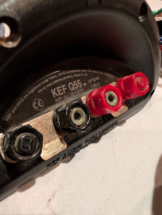 Altifalantes Kef Q55