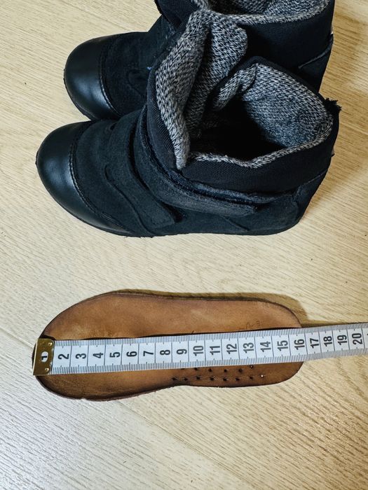 Buty dziecięce mrugała 26