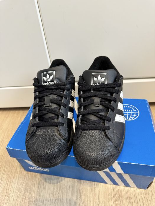 Adidas Superstar rozmiar 34 czarne sznurowane