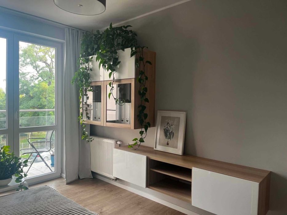 Witryna BESTA IKEA stan idealny