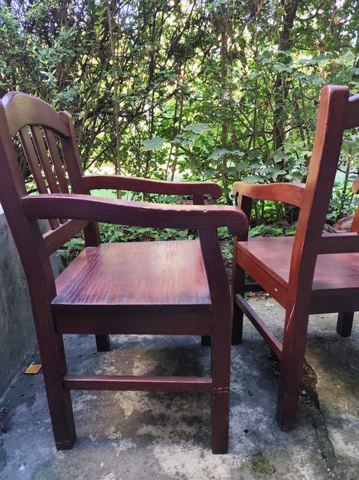 Lote de 4 cadeiras madeira robusta