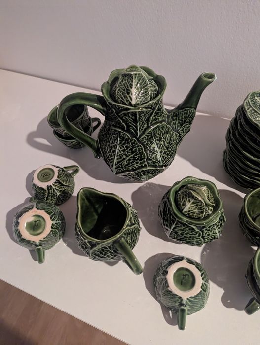 vendo várias peças  de couve com assinatura das caldas da rainha