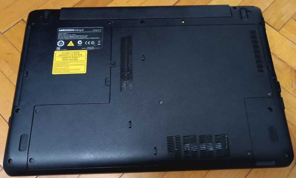 Ноутбук Medion Akoya P6657/15.6/3558U 1.7GHz/ 8GB/128GB SSD/Нова АКБ!