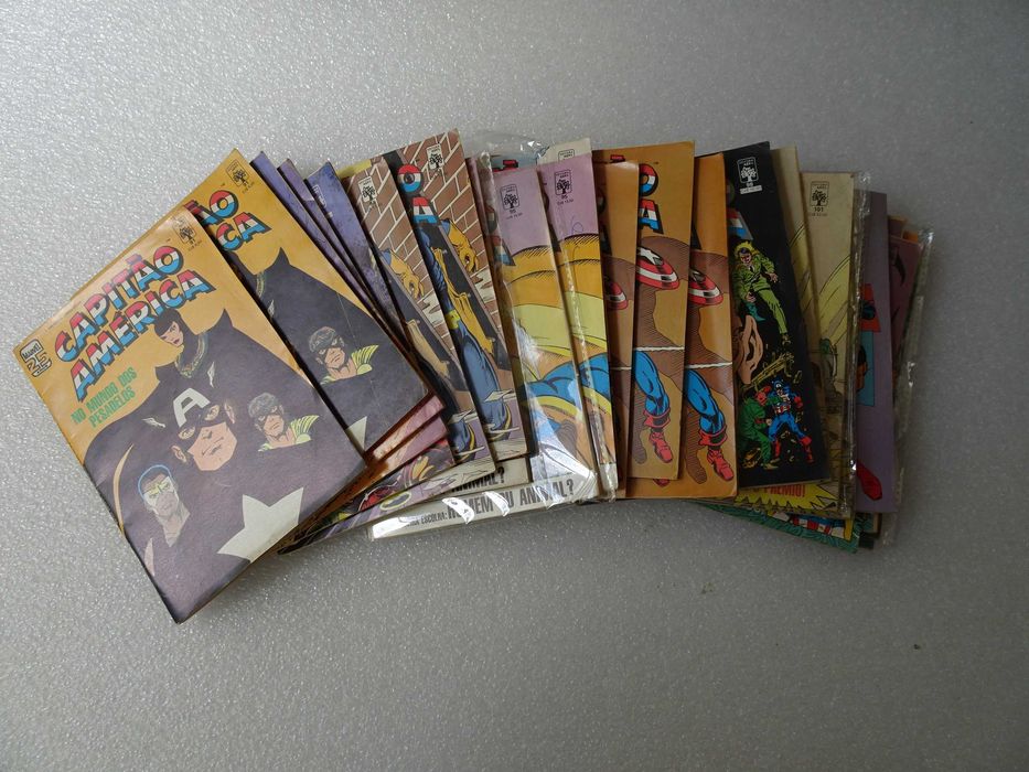 Livro banda desenha Capitão América(Abril)