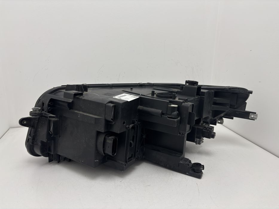 Фара права VW Tiguan 2022-2024 USA