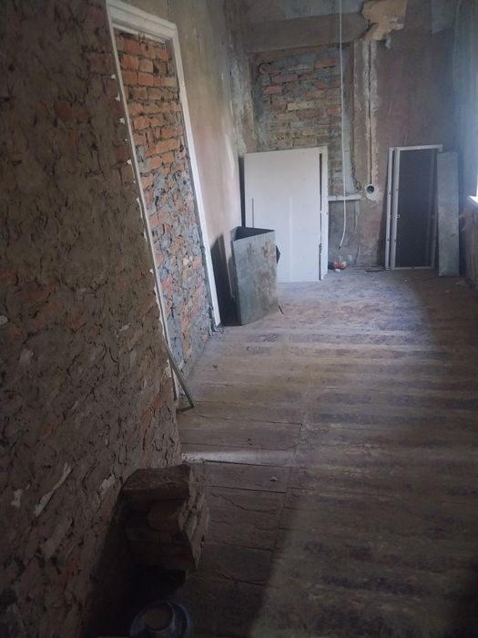 Продам Будинок  без ремонту  під виплату