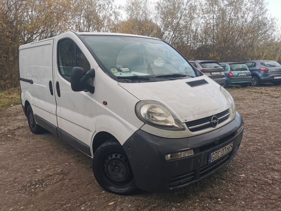 Opel vivaro 1.9 dci 2005r