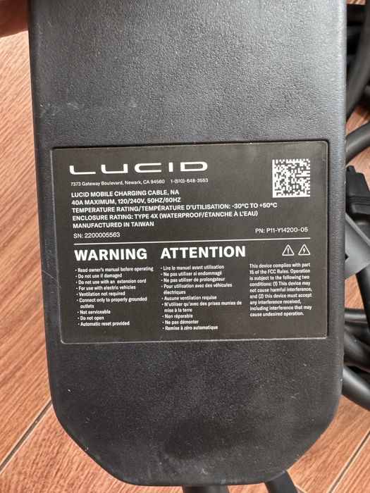 Зарядний пристрій для електромобіля Lucid (оригінал)