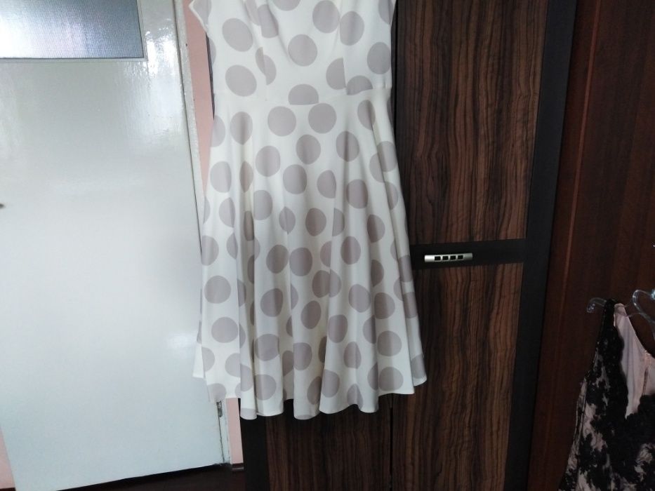 sukienka nowa z metką