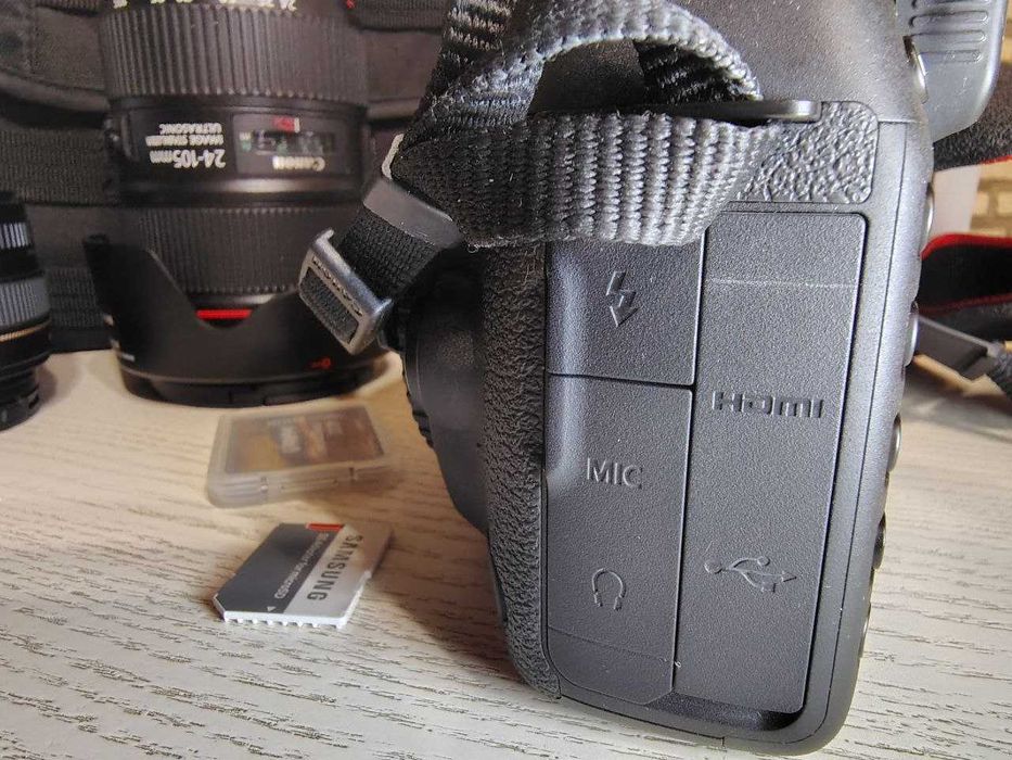 Canon 5D Mark IV + 2 об’єктиви + аксесуари (повний комплект)