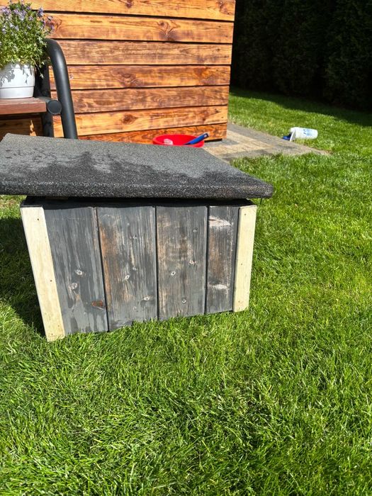 Buda dla małego psa