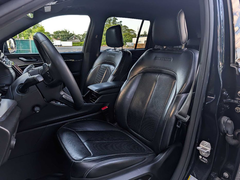 Jeep Grand Cherokee 4xe Hybrid      2024