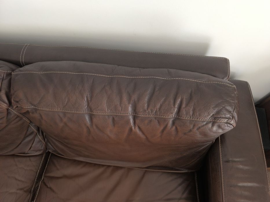 Sofá em pele 3 lugares