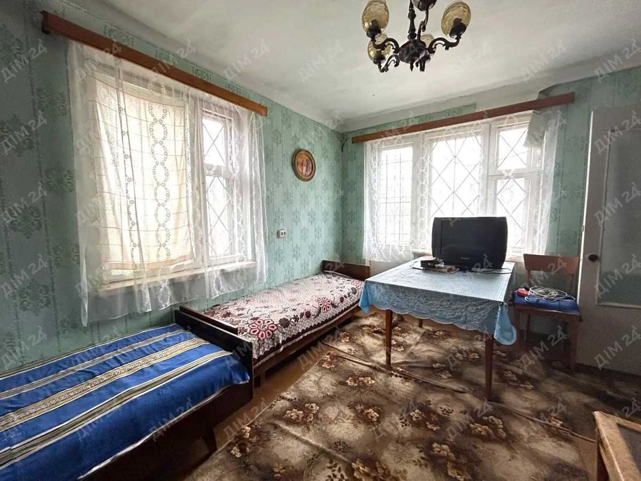 Дача на Вакуленцях, поруч річка та сосновий ліс