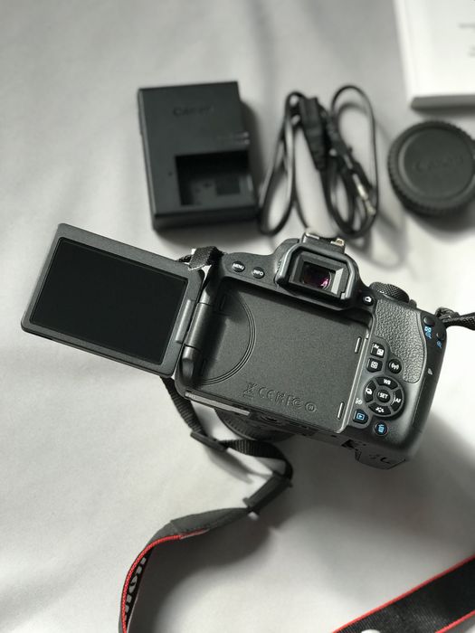 Фотоапарат Canon EOS 800D 18-55mm IS STM Black