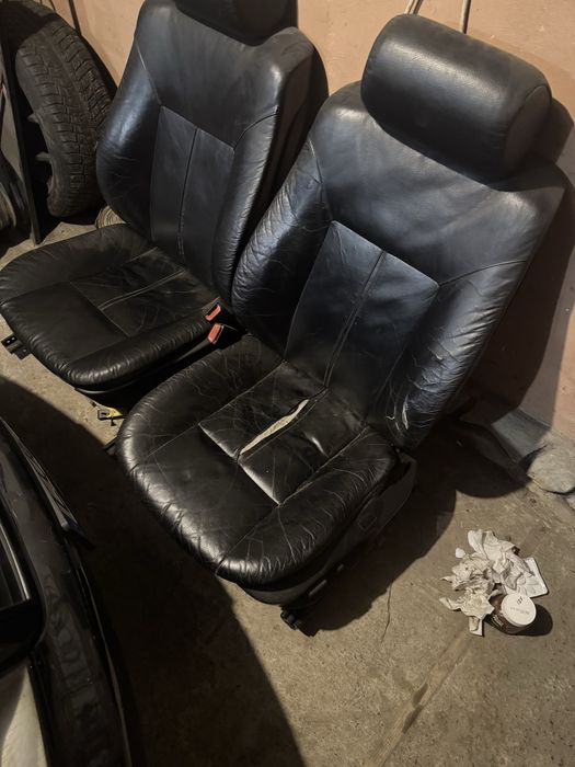 Продам передні сидіння бмв е39