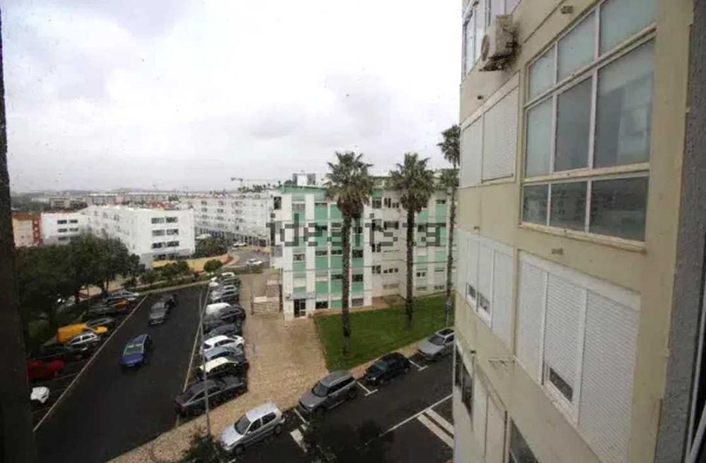 Quarto para arrendamento, permitidos casais, em Oeiras