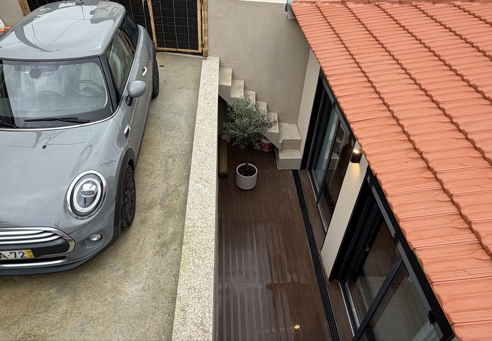 Moradia terrea V1 independente com terraco e garagem