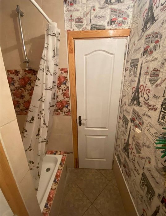 Здається кімната в гуртожитку