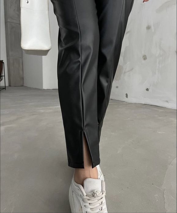 Жіночі шкіряні брюки