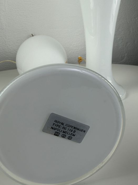 Royal Copenhagen Napoli – para lamp stołowych, białe szkło / opal, Dania
