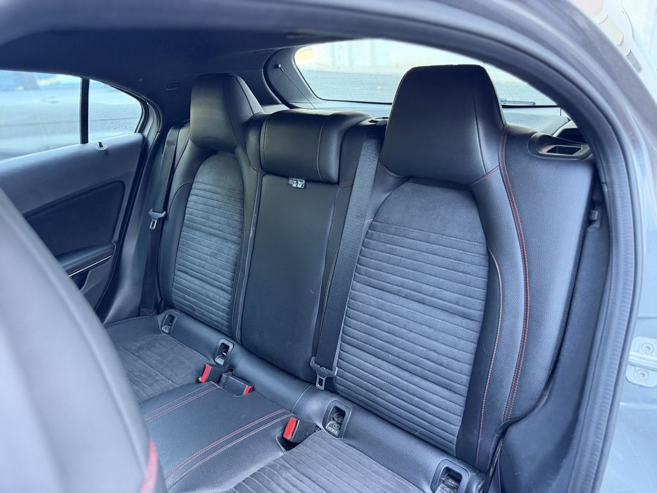 Mercedes-Benz A 180 — fotografia 10