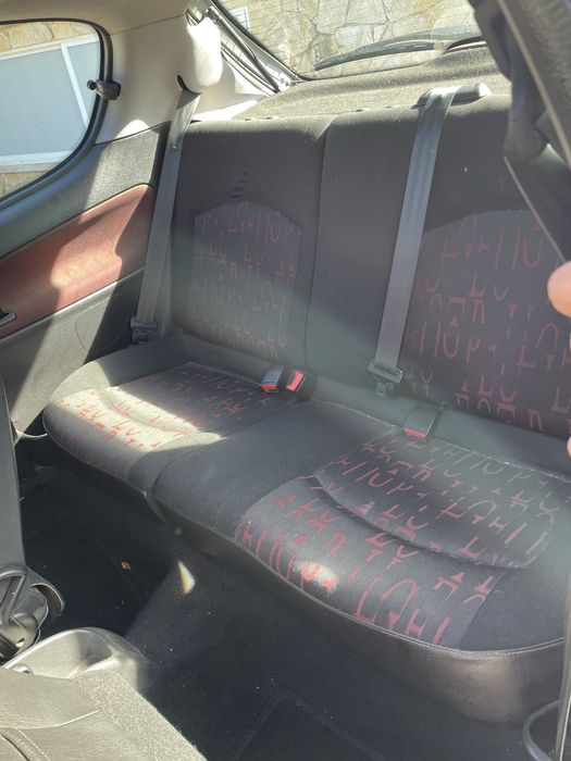 Avariado Peugeout 206